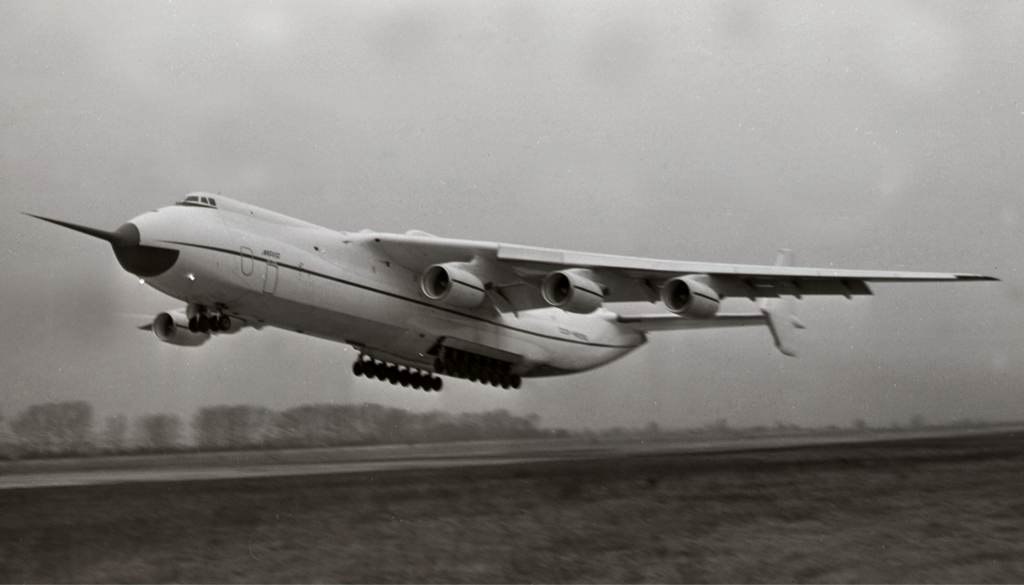 Antonov AN-225's First takeoff